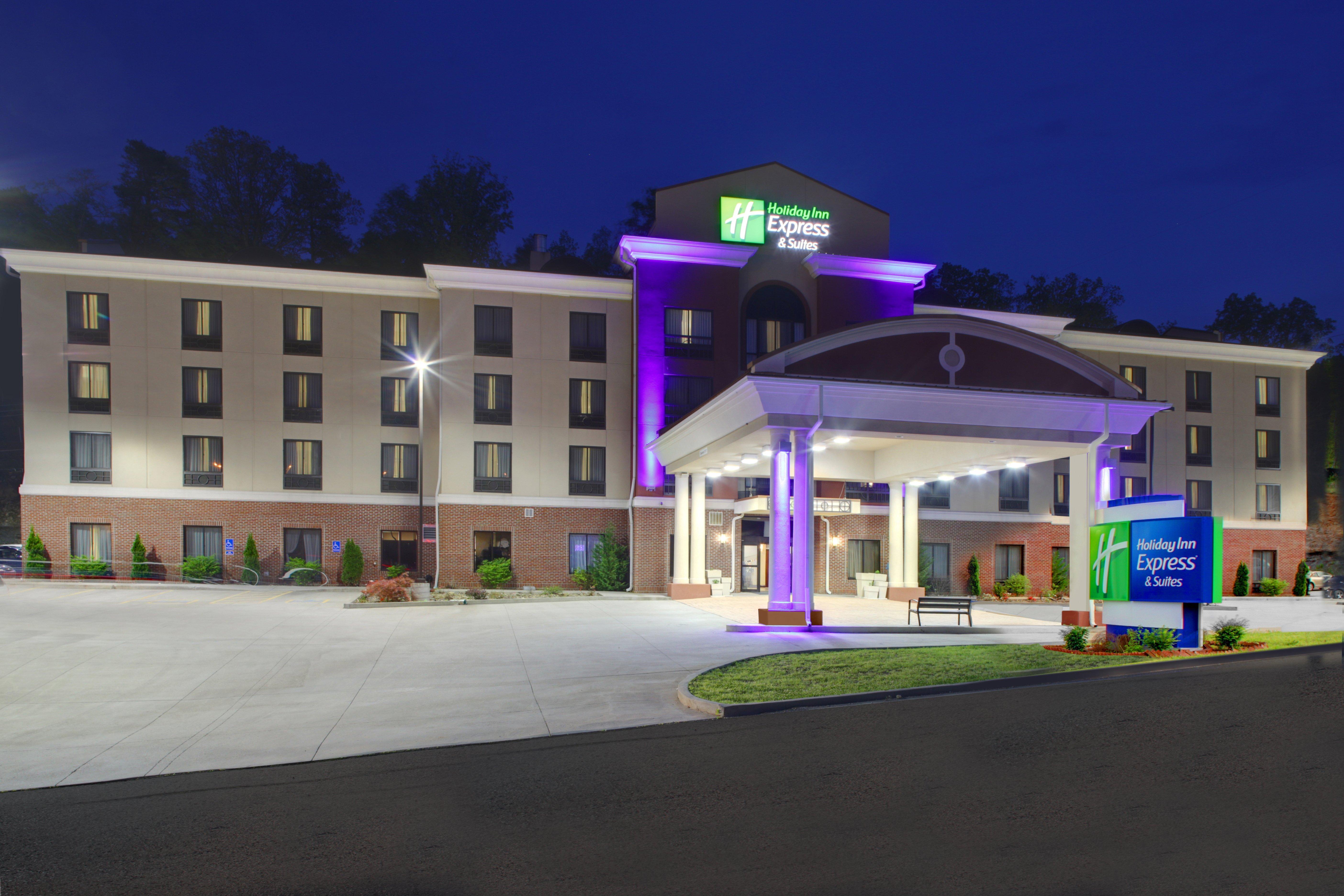 Holiday Inn Express & Suites Cross Lanes, An Ihg Hotel Exterior photo